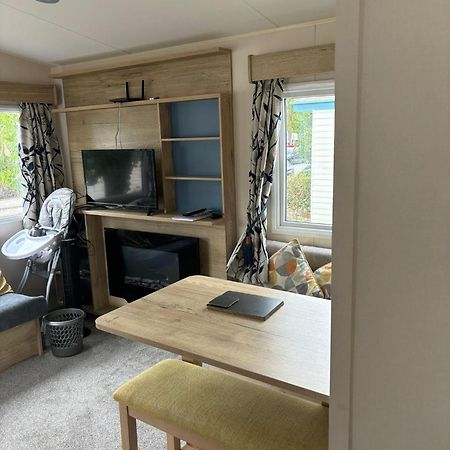 2 Bedroom Caravan With All The Comforts Of Home Cowes  Exterior photo