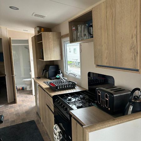 2 Bedroom Caravan With All The Comforts Of Home Cowes  Exterior photo